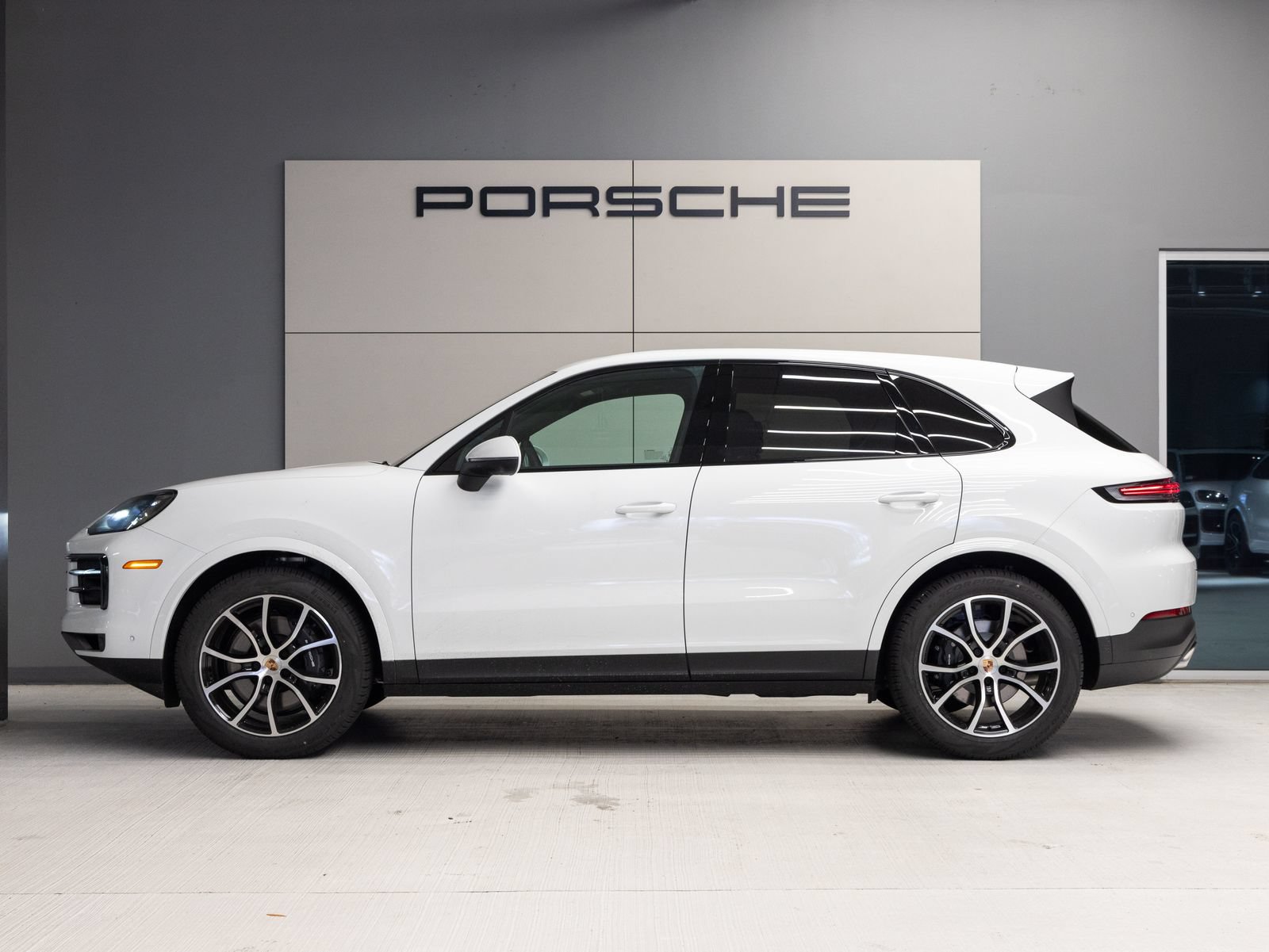 Certified 2026 Porsche Cayenne AWD/4WD image 2