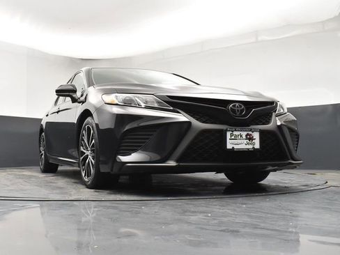 Used 2019 Toyota Camry SE image 19