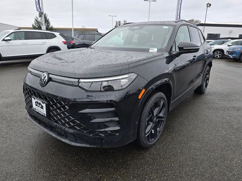 New 2026 Volkswagen Tiguan SE R-Line image 8