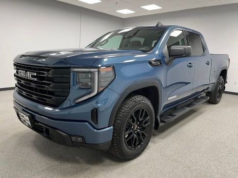 Used 2024 GMC Sierra 1500 Elevation w/ LPO, Elevation Black Package AWD/4WD image 4