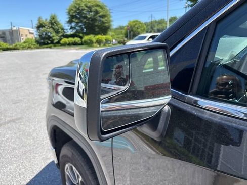 Used 2025 GMC Sierra 1500 SLT AWD/4WD image 17