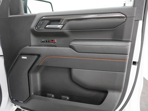 Used 2024 GMC Sierra 1500 AT4 w/ Technology Package AWD/4WD image 12