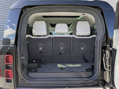 Certified 2025 Land Rover Defender 130 S image 29