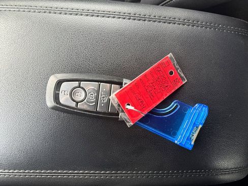 Used 2022 Ford Edge SEL w/ Convenience Package image 30