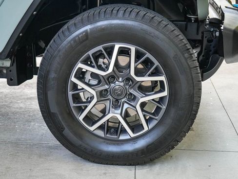 Used 2023 Jeep Wrangler Unlimited Rubicon 4xe AWD/4WD image 10