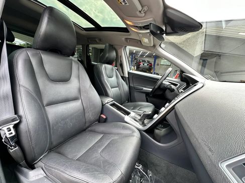 Used 2016 Volvo XC60 T5 Premier w/ Protection Package AWD/4WD image 18