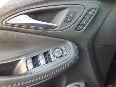 Used 2023 Buick Encore GX Essence w/ Experience Buick Package FWD image 30