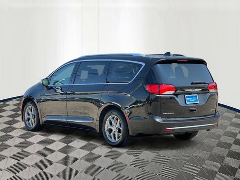 Used 2019 Chrysler Pacifica Limited FWD image 4