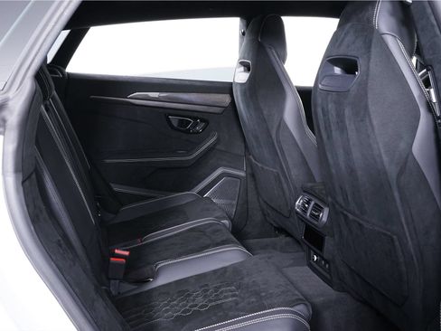 Used 2023 Lamborghini Urus Performante AWD/4WD image 32