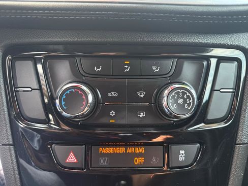 Used 2021 Buick Encore Preferred w/ Safety Package FWD image 20