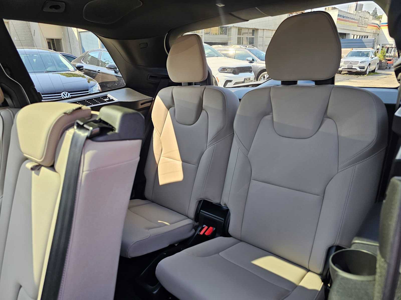 Used 2026 Volvo XC90 B6 Plus w/ Protection Package Premier AWD/4WD image 19