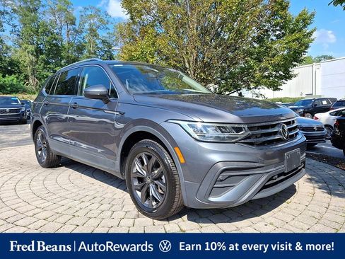 Certified 2023 Volkswagen Tiguan SE w/ Panoramic Sunroof Package AWD/4WD image 1