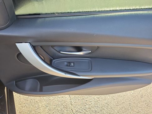 Used 2014 BMW 320i Sedan image 10