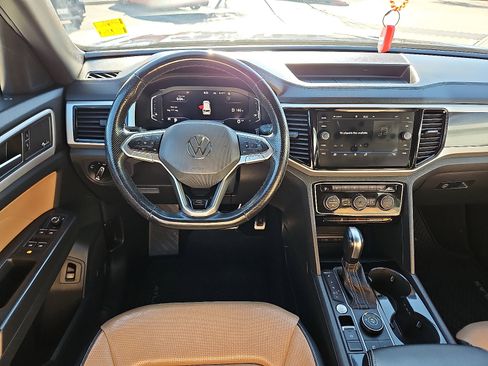 Certified 2022 Volkswagen Atlas Cross Sport SEL Premium R-Line image 8