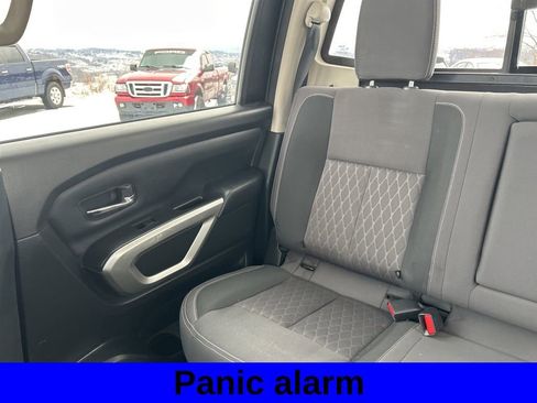 Used 2022 Nissan Titan SV image 13