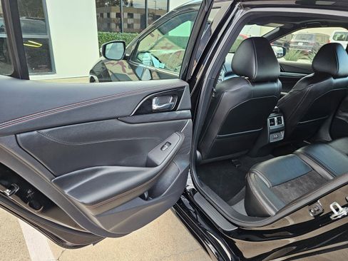 Used 2023 Nissan Maxima SR w/ Sport Mat Group image 14