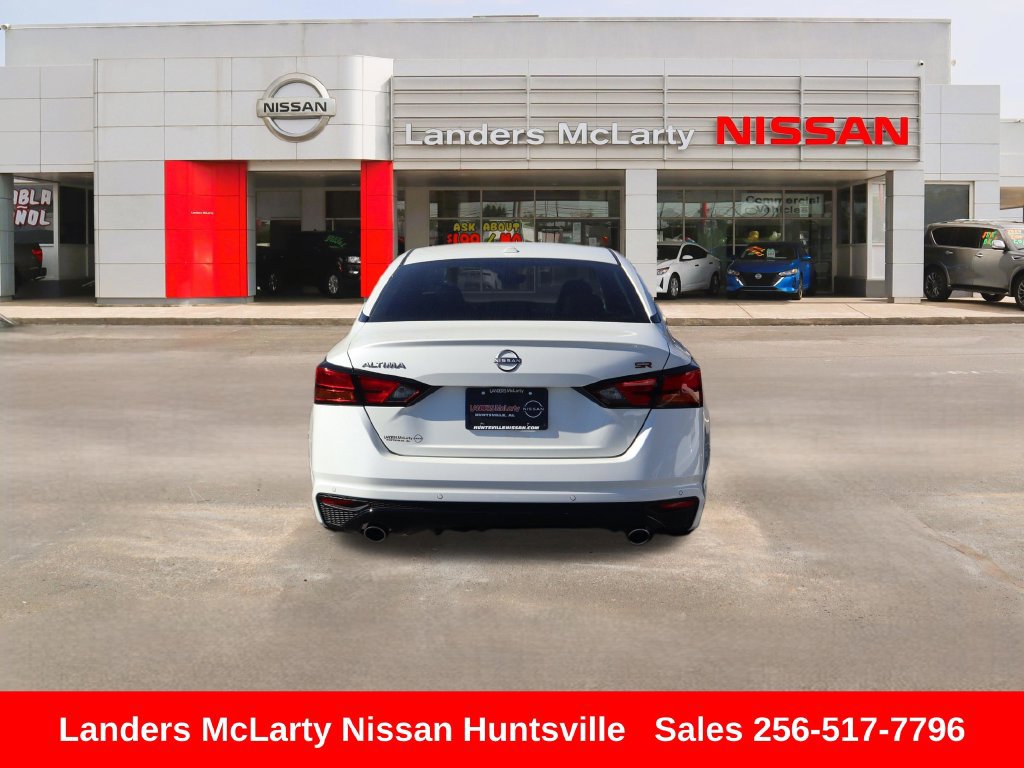 Used 2025 Nissan Altima 2.5 SR w/ SR Premium Package FWD image 5