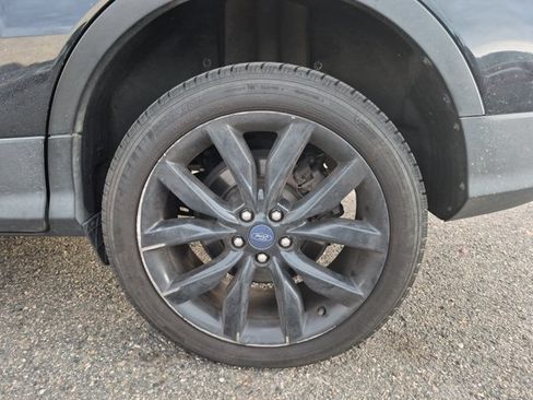 Used 2017 Ford Escape SE w/ Equipment Group 201A AWD/4WD image 13