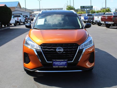 Used 2022 Nissan Kicks SV FWD image 9
