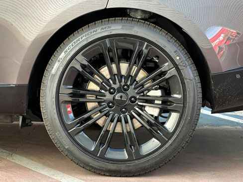 New 2026 Land Rover Range Rover SE image 13