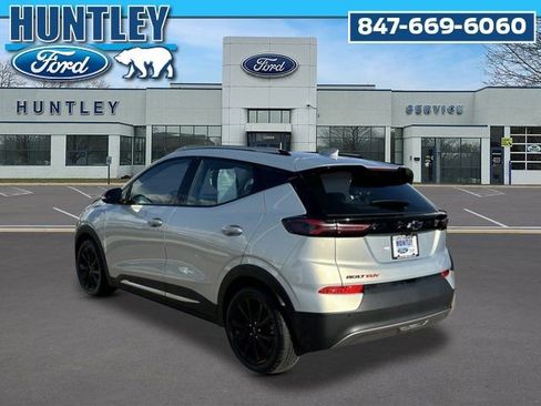 Used 2023 Chevrolet Bolt EUV Premier w/ Sun & Sound Package FWD image 6