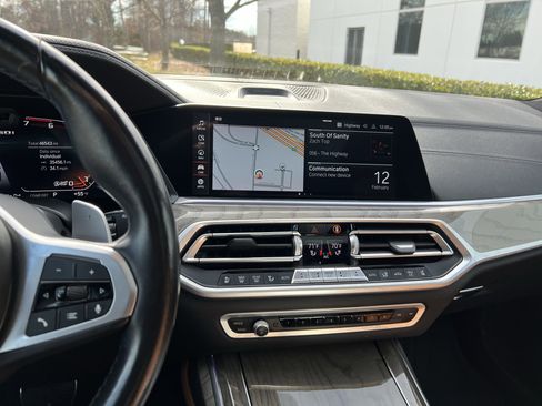 Used 2021 BMW X7 M50i image 31