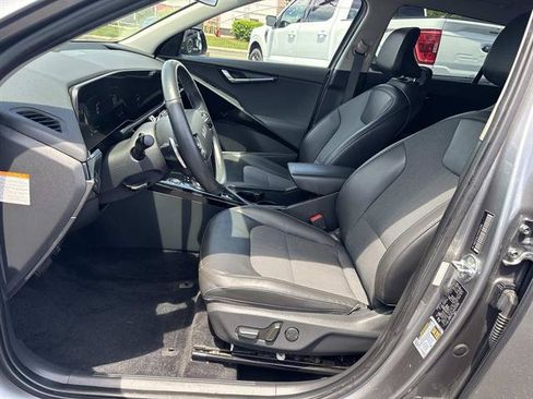 Used 2023 Kia Niro EX w/ EX Cold Weather Package FWD image 28