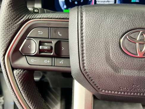 New 2025 Toyota Tacoma TRD Off-Road image 18