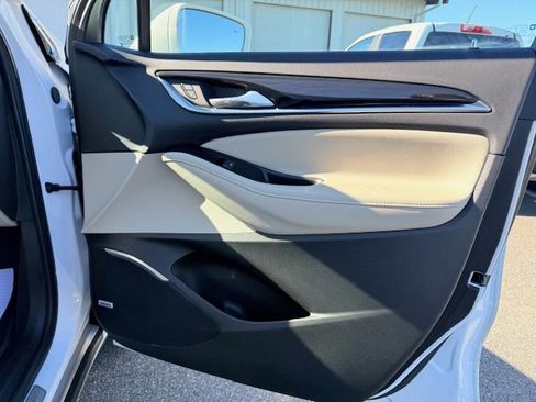 Used 2020 Buick Enclave Essence w/ Sound and Sites Package image 25