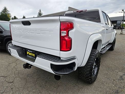 Used 2020 Chevrolet Silverado 2500 High Country image 4