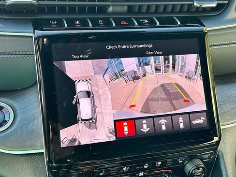 New 2025 Jeep Grand Cherokee Limited w/ Luxury Tech Group II image 15