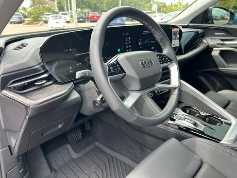 Used 2025 Audi Q5 Premium Plus w/ Premium Plus AWD/4WD image 16