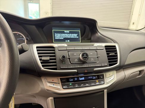 Used 2014 Honda Accord LX image 23