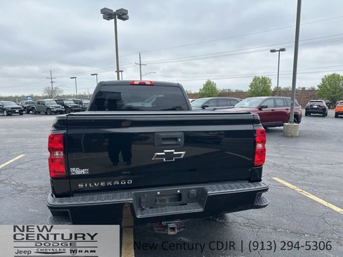 Used 2017 Chevrolet Silverado 1500 Custom w/ Custom Convenience Package AWD/4WD image 6
