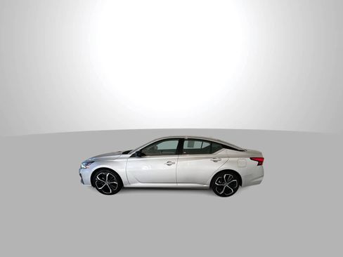 Used 2023 Nissan Altima 2.5 SR image 5