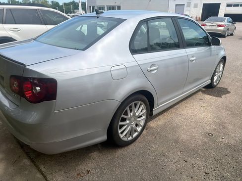 Used 2009 Volkswagen Jetta Wolfsburg Edition FWD image 9