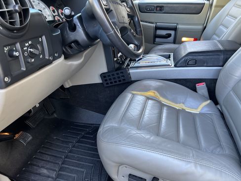 Used 2003 HUMMER H2 w/ Preferred Equipment Group AWD/4WD image 12