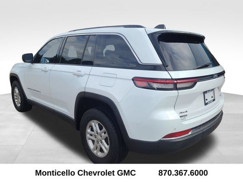 Used 2023 Jeep Grand Cherokee Laredo w/ Luxury Tech Group I AWD/4WD image 5