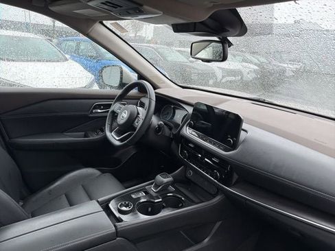 Used 2021 Nissan Rogue SL w/ Premium Package image 19