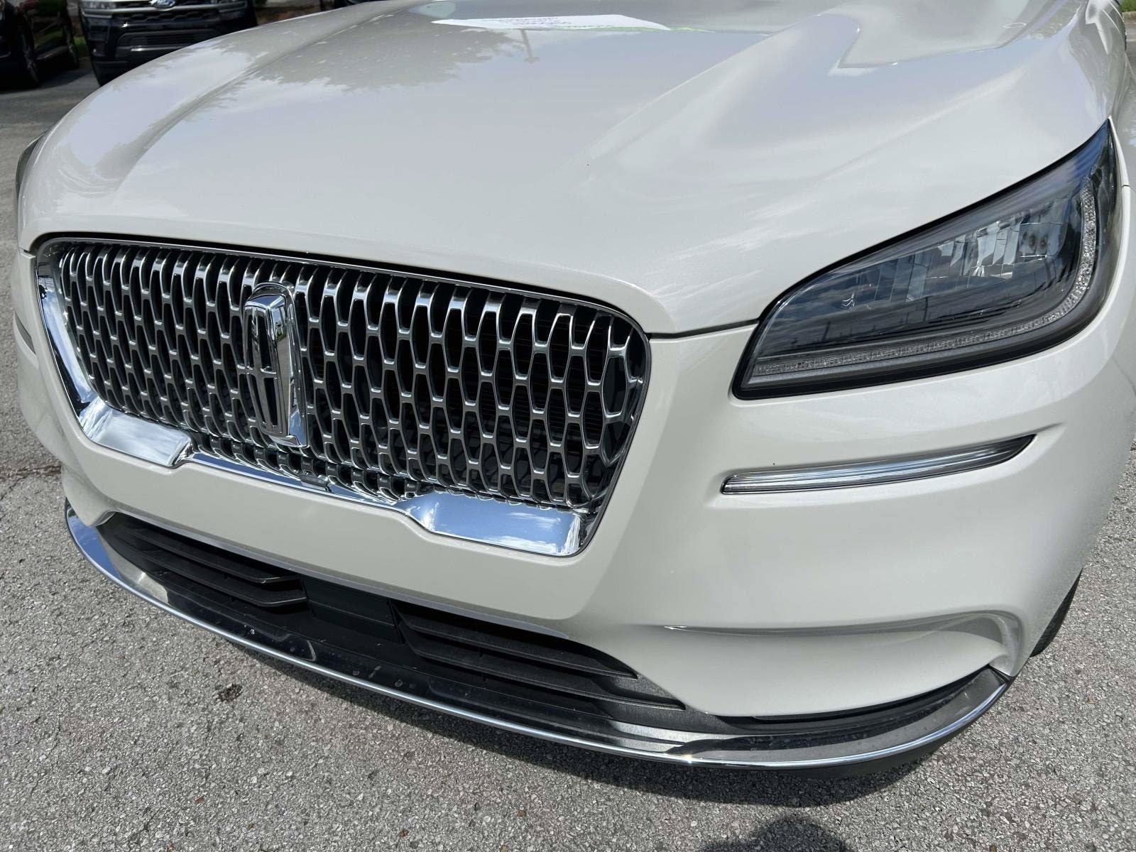 Used 2022 Lincoln Corsair AWD w/ Premium Package image 10