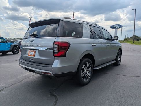 Used 2022 Ford Expedition Limited RWD image 4