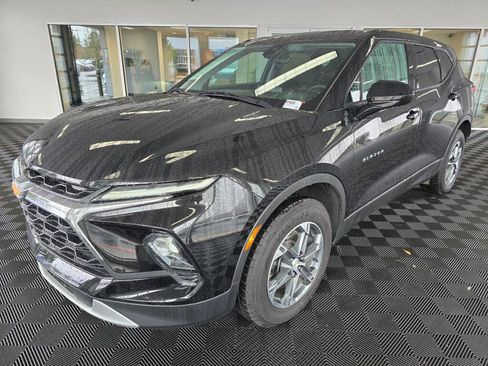 Used 2025 Chevrolet Blazer LT image 8