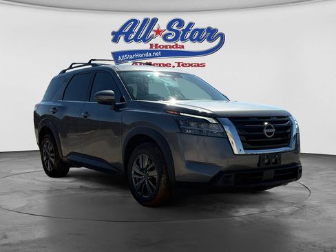 Used 2022 Nissan Pathfinder SV FWD image 3