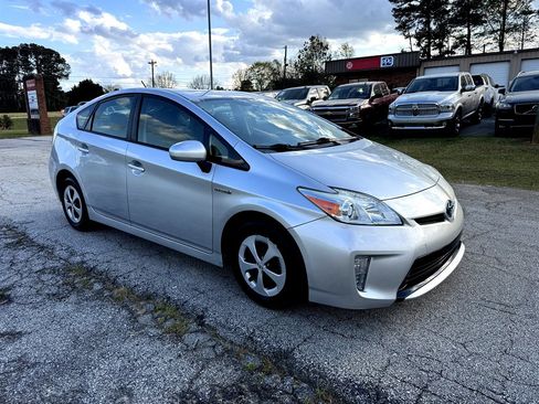Used 2014 Toyota Prius Two image 5