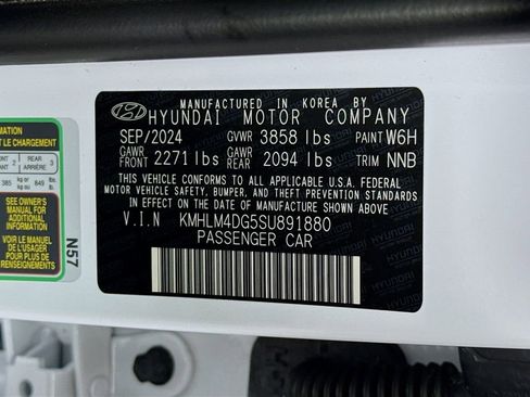 Certified 2025 Hyundai Elantra Sport FWD image 33
