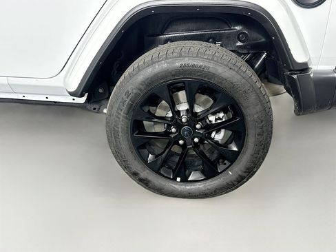 Used 2025 Jeep Wrangler Sahara w/ Safety Group image 11