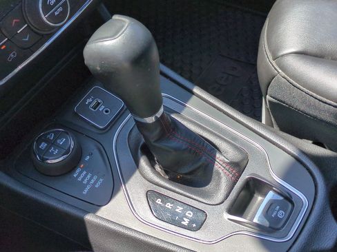 Used 2021 Jeep Cherokee Trailhawk w/ Sun, Sound & Nav Group AWD/4WD image 26