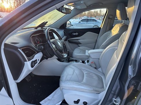 Used 2021 Jeep Cherokee Limited image 6