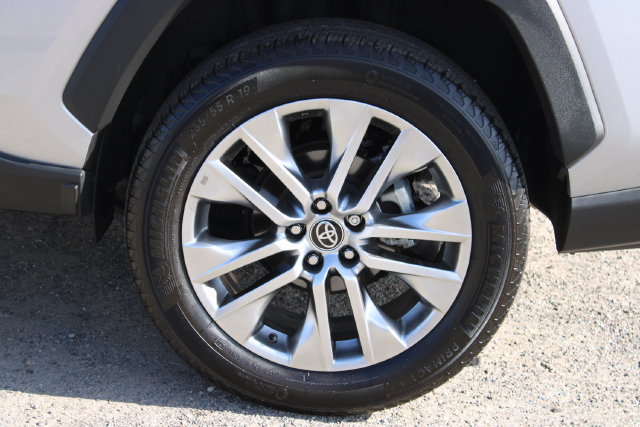 Used 2023 Toyota RAV4 XLE Premium FWD image 9