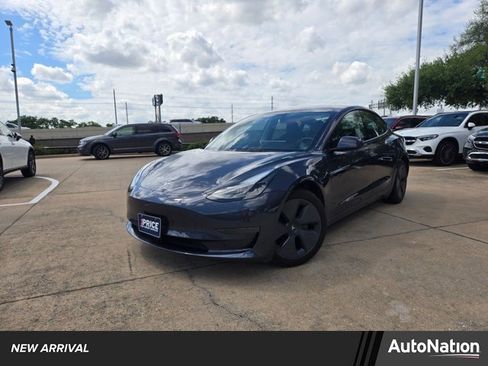 Used 2023 Tesla Model 3 Standard Range image 1